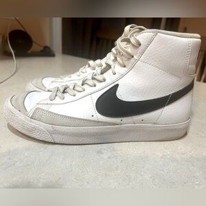 Nike Blazers size 6 Youth ( size 8 women)